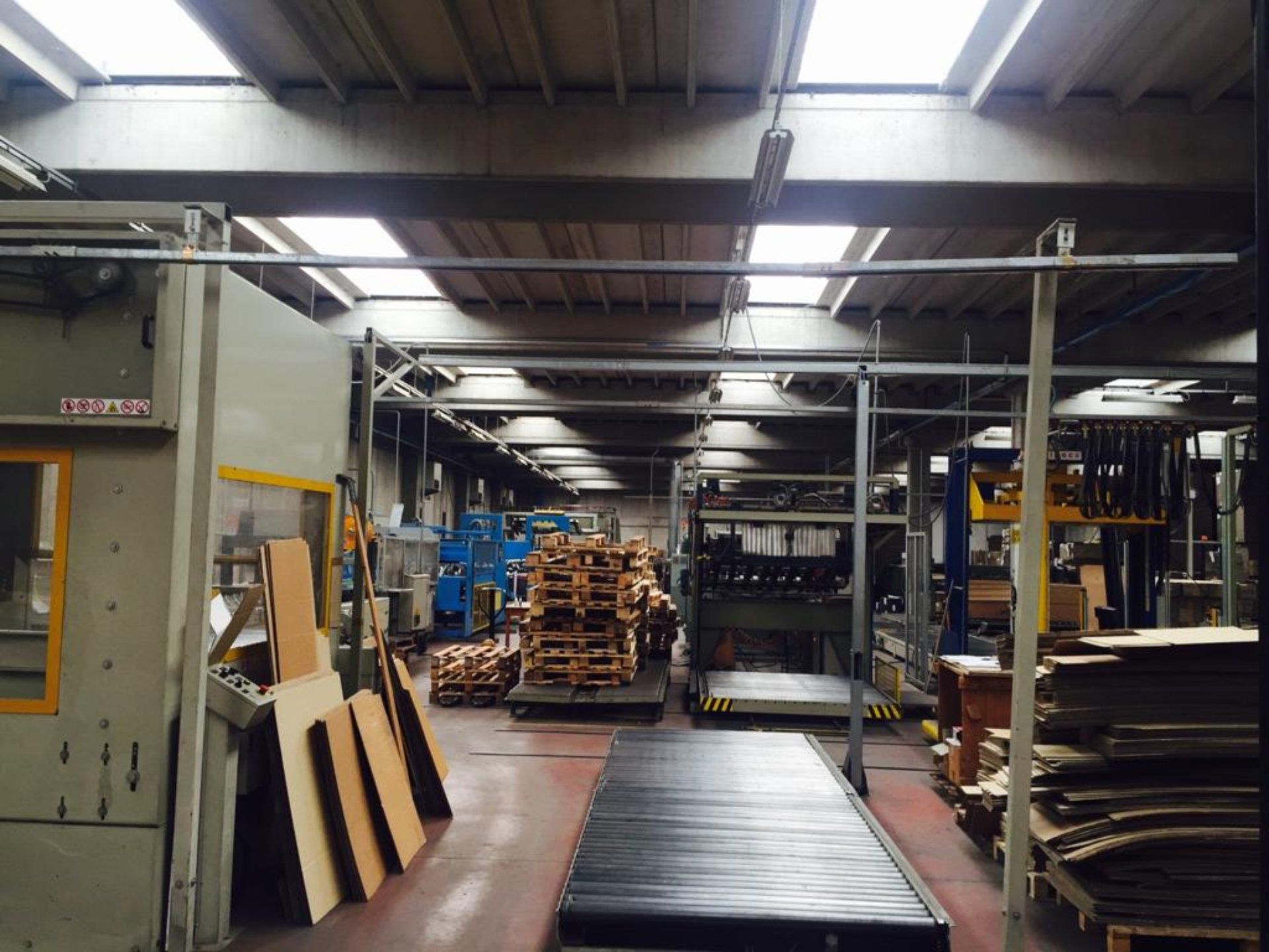 laboratorio per la creazione di scatoloni