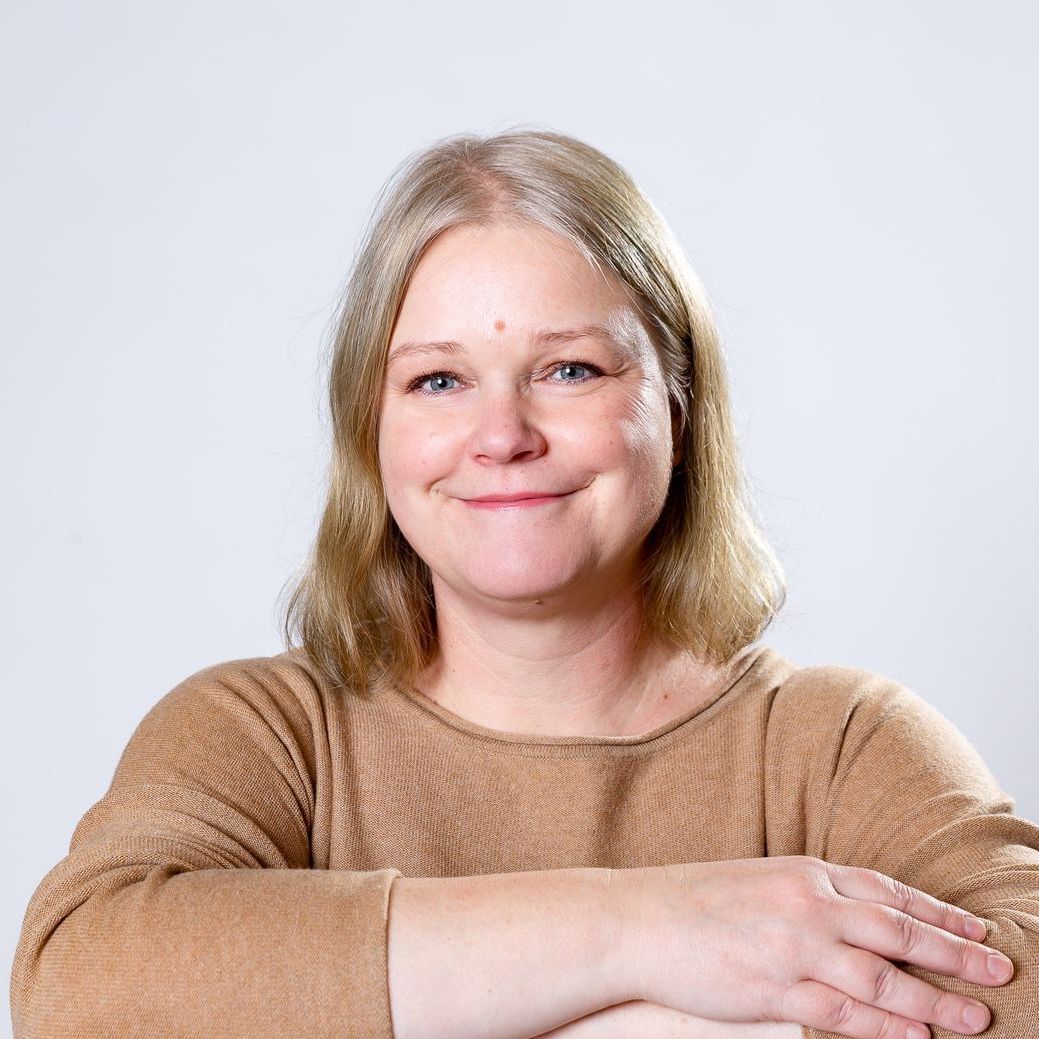 A picture of a woman.