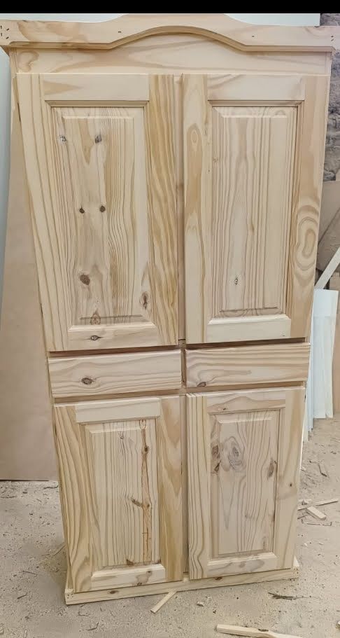 Despensero de 4 puertas y 1 cajoon de 80