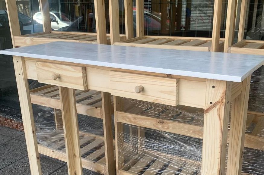 Muebles de pino y melamina