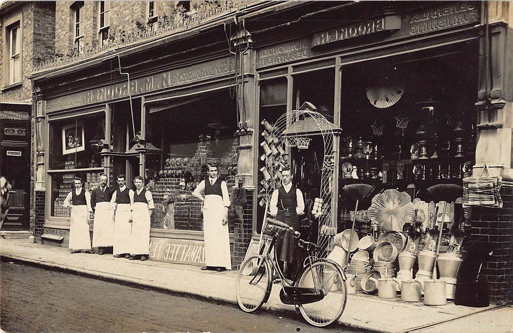 Postcards & Cigarette Cards 10