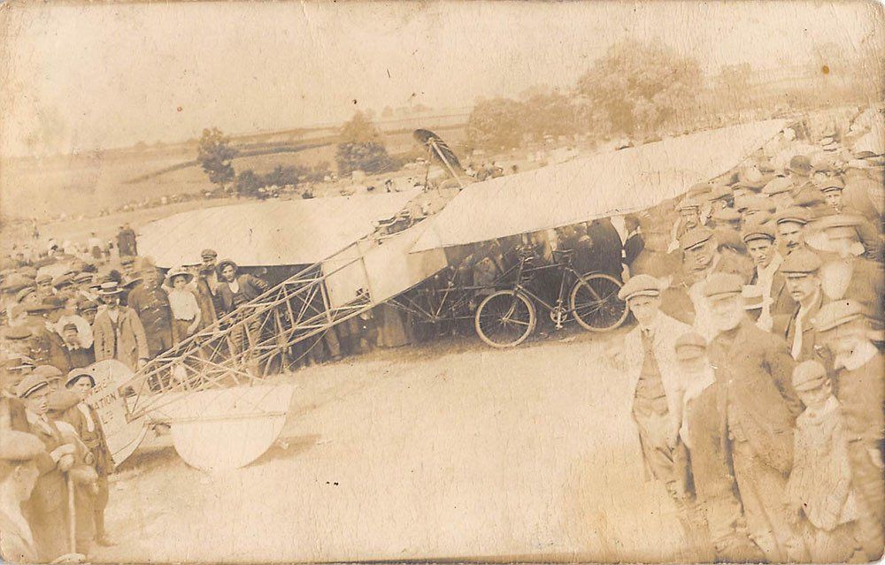 Postcards & Cigarette Cards 12