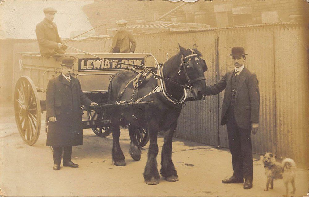 Postcards & Cigarette Cards 15