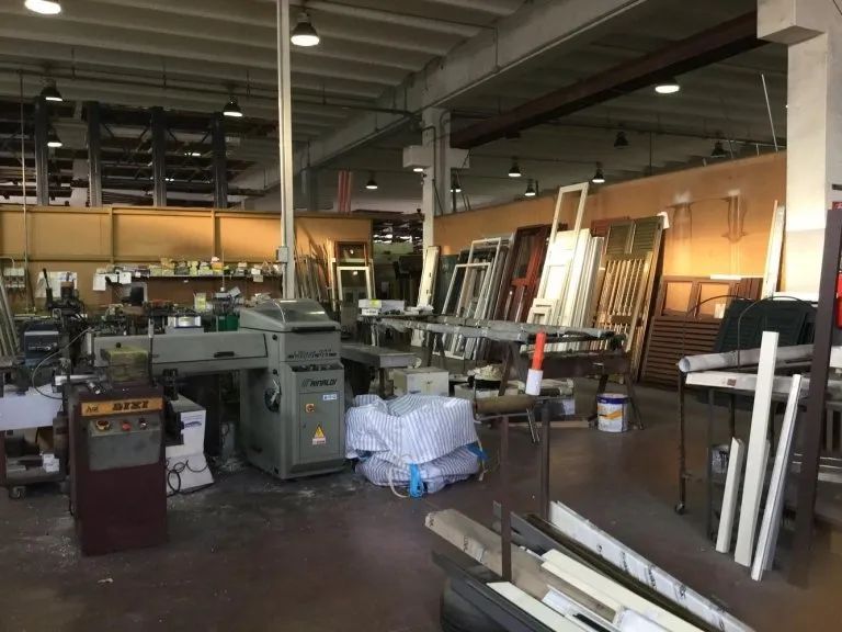 realizzazione porte e infissi