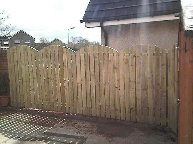 scalloped fence