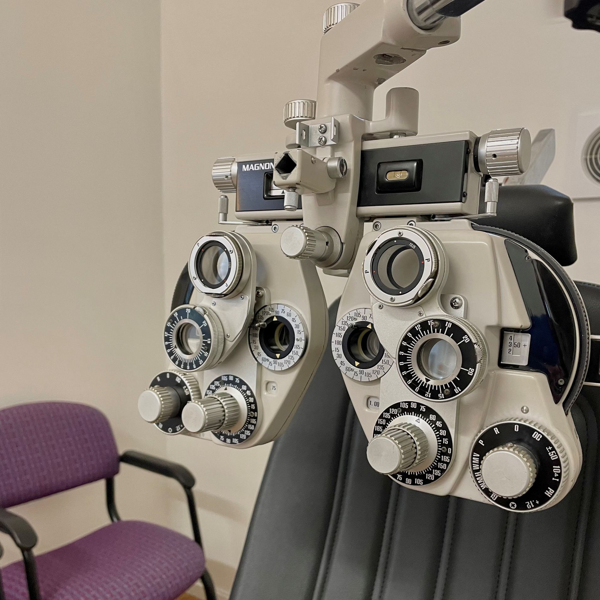 Eye Test  Machine for optometry— Optometrist in Wallsend, NSW