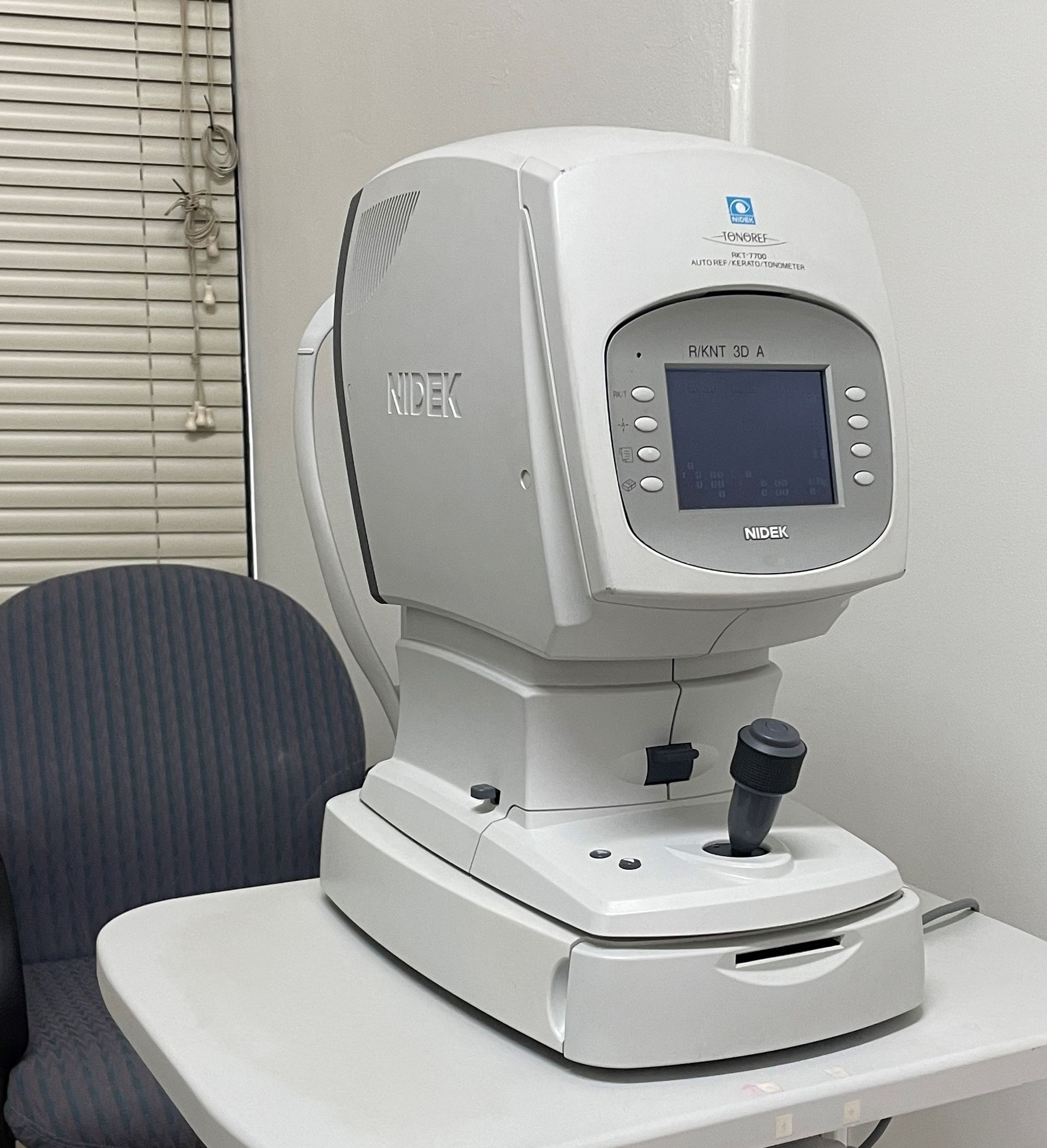 Prescription maker machine — Optometrist in Wallsend, NSW
