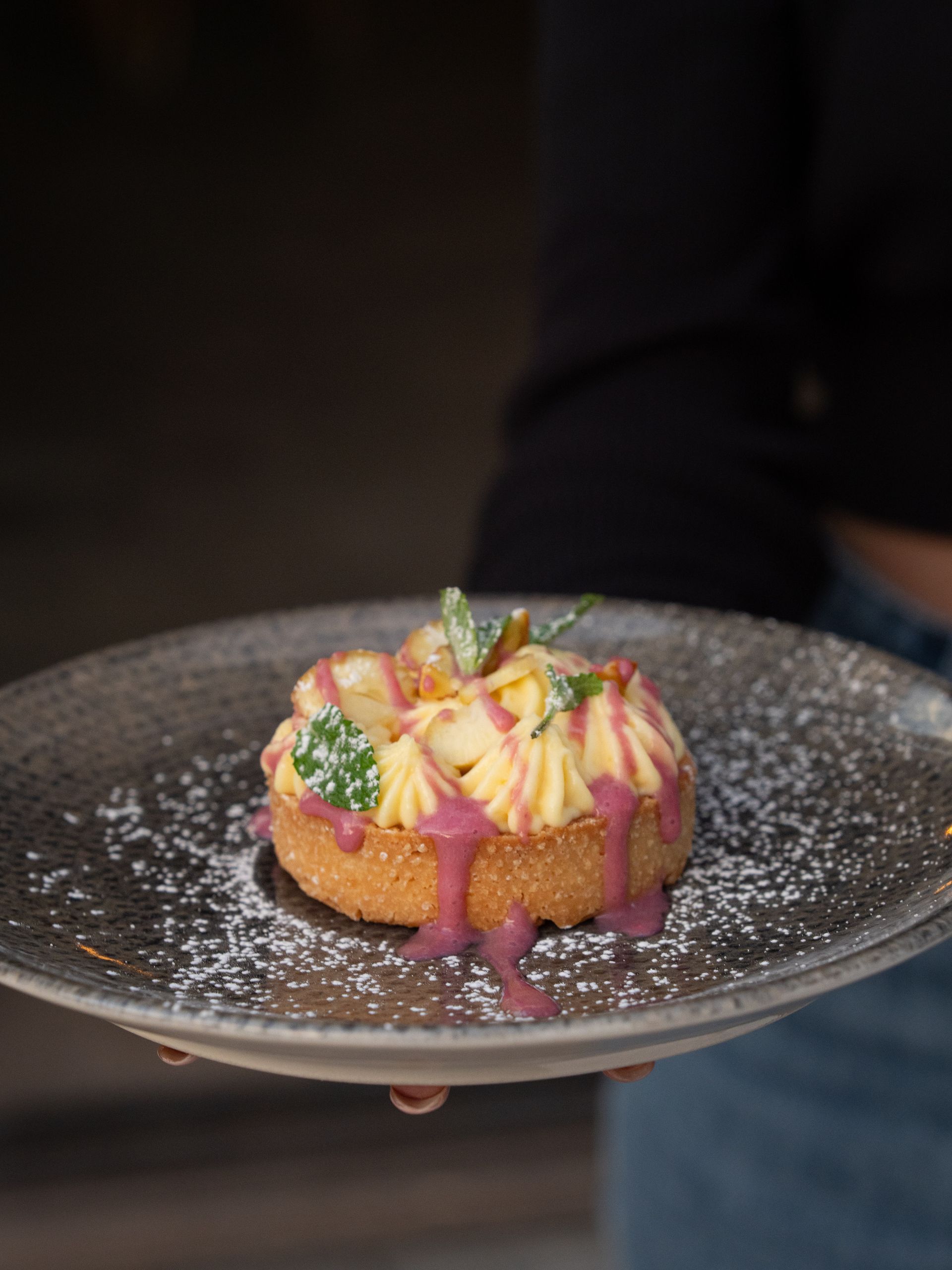 crema catalana su piatto