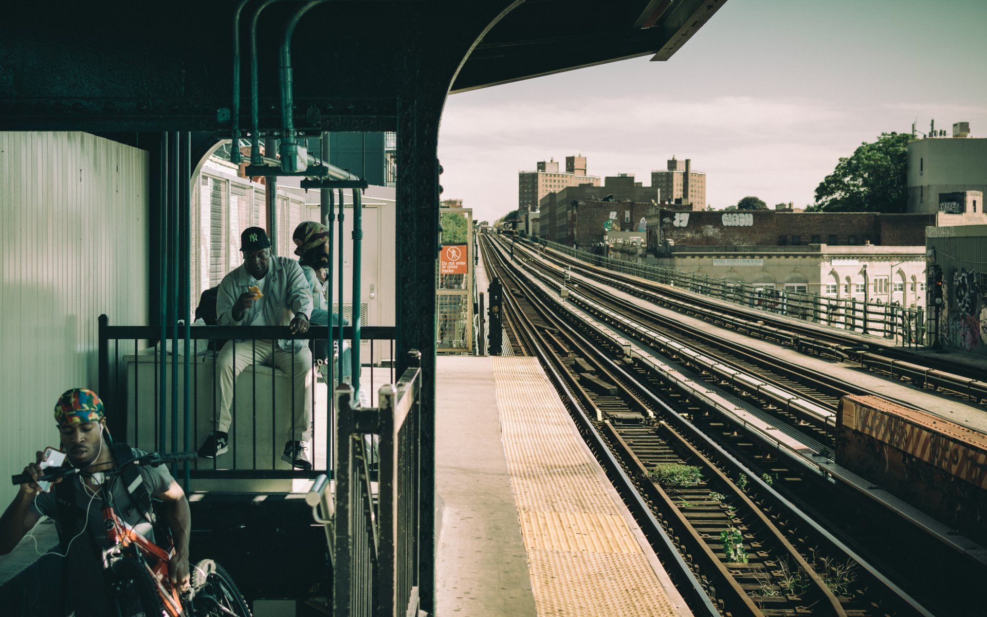 new york newyork ny nyc usa america amerika unitedstates united states  nikon nikkor jacopovassallo dark clouds skyline cityscape building architecture sky metro subway halsey transport transportation