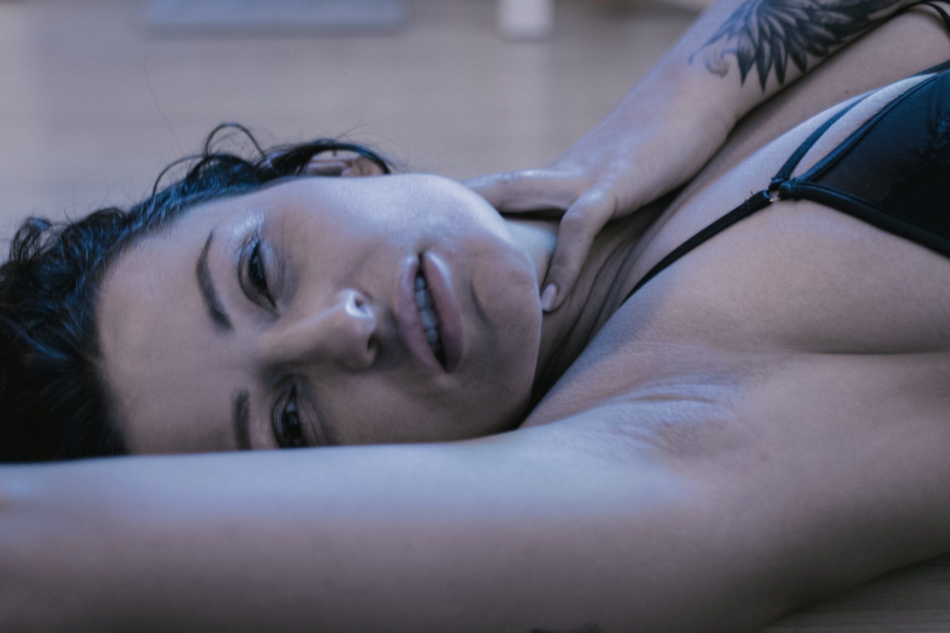 Sexy boudoir photo of a seductive girl