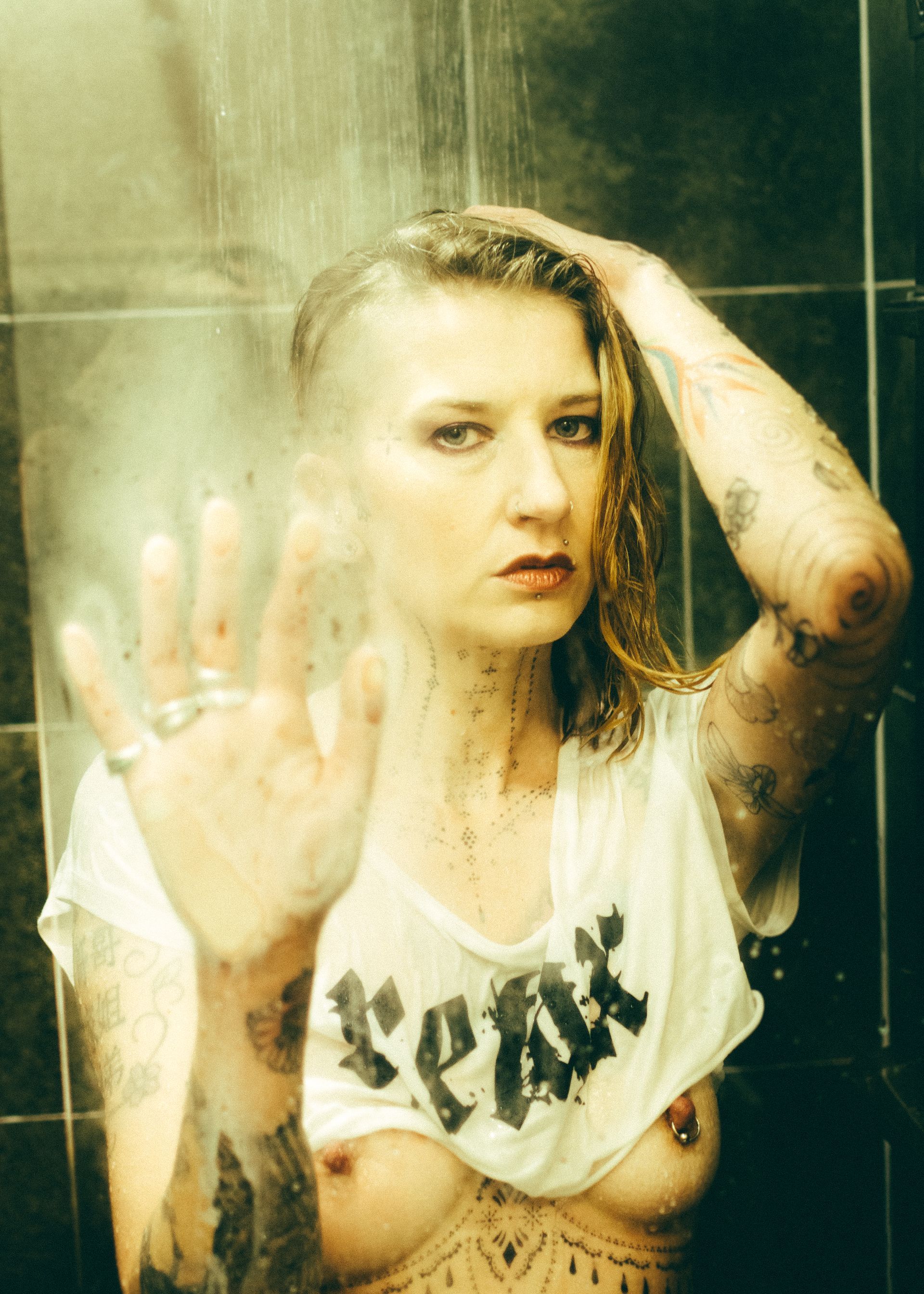 model shower sexy photo nipple nipples boobs boudoir