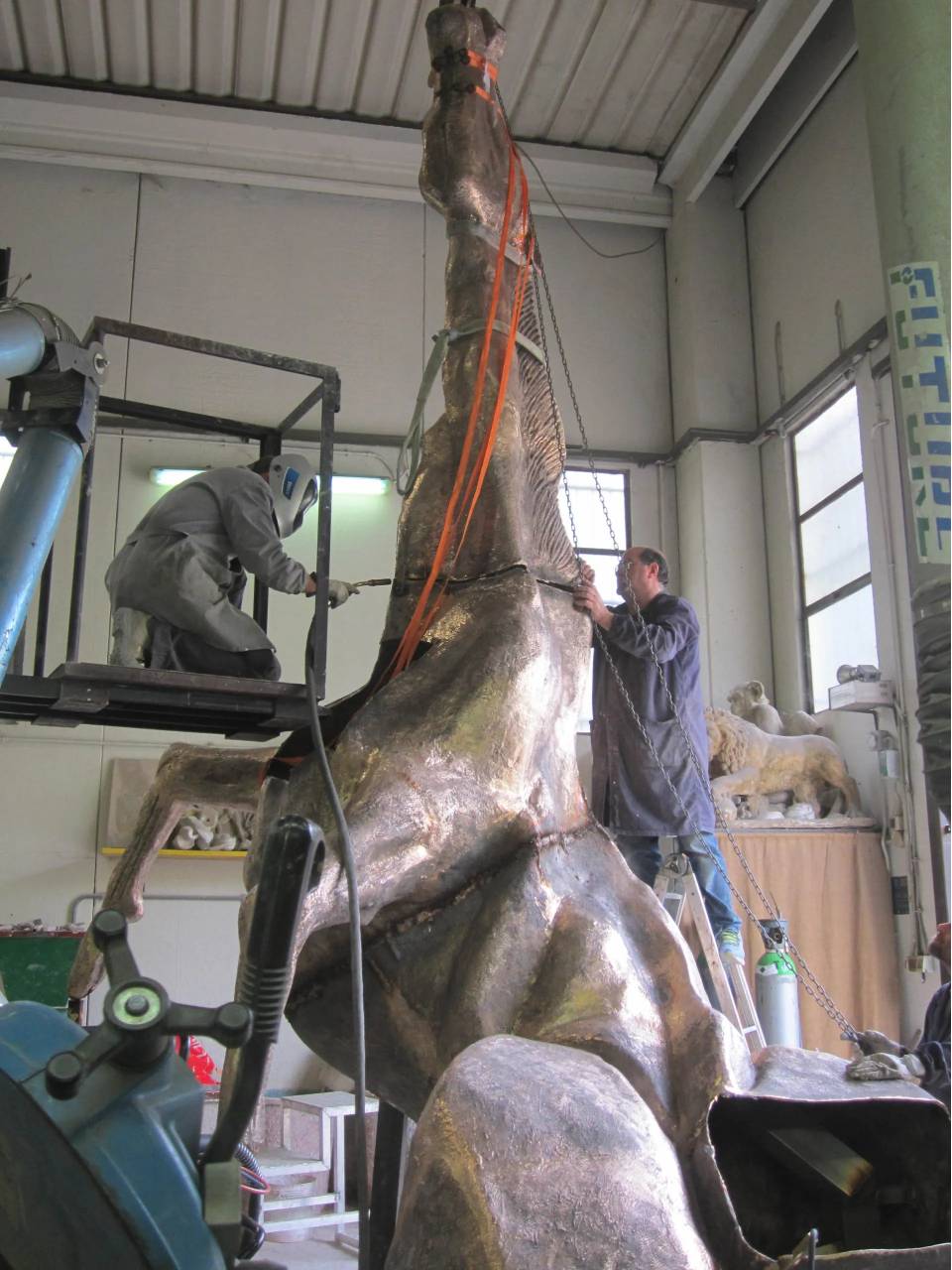 lavorazione grande scultura