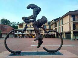 scultura di ciclista