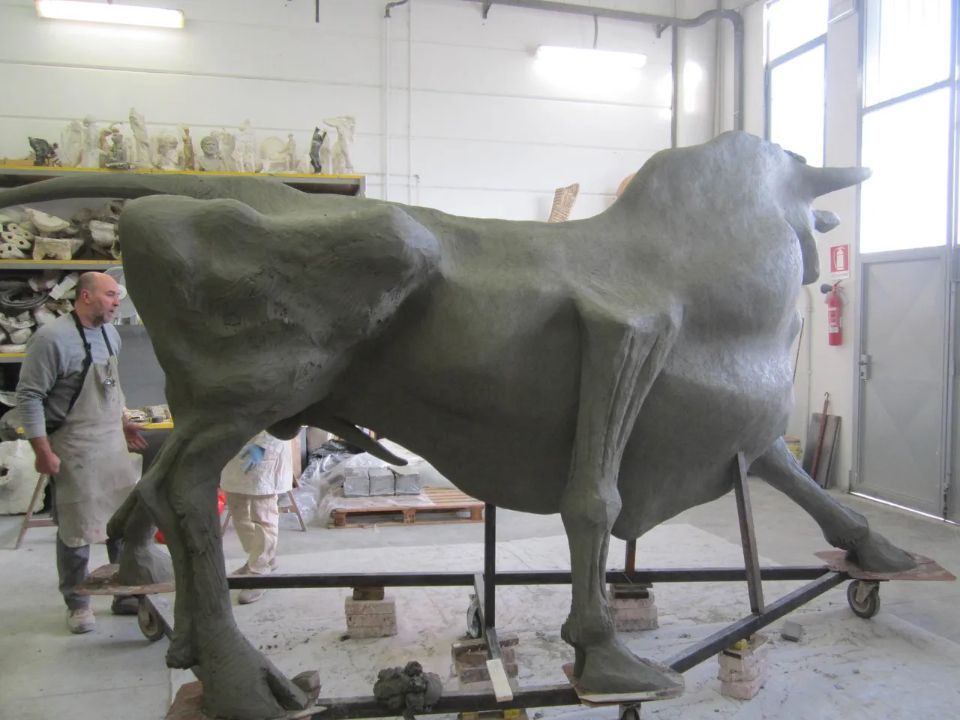 Modello a grandezza naturale di un toro