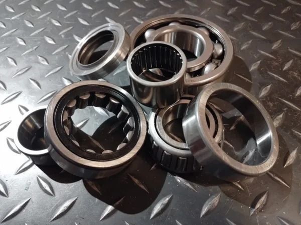 Retenes y rodamientos