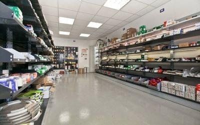 interno negozio di materiale elettrico