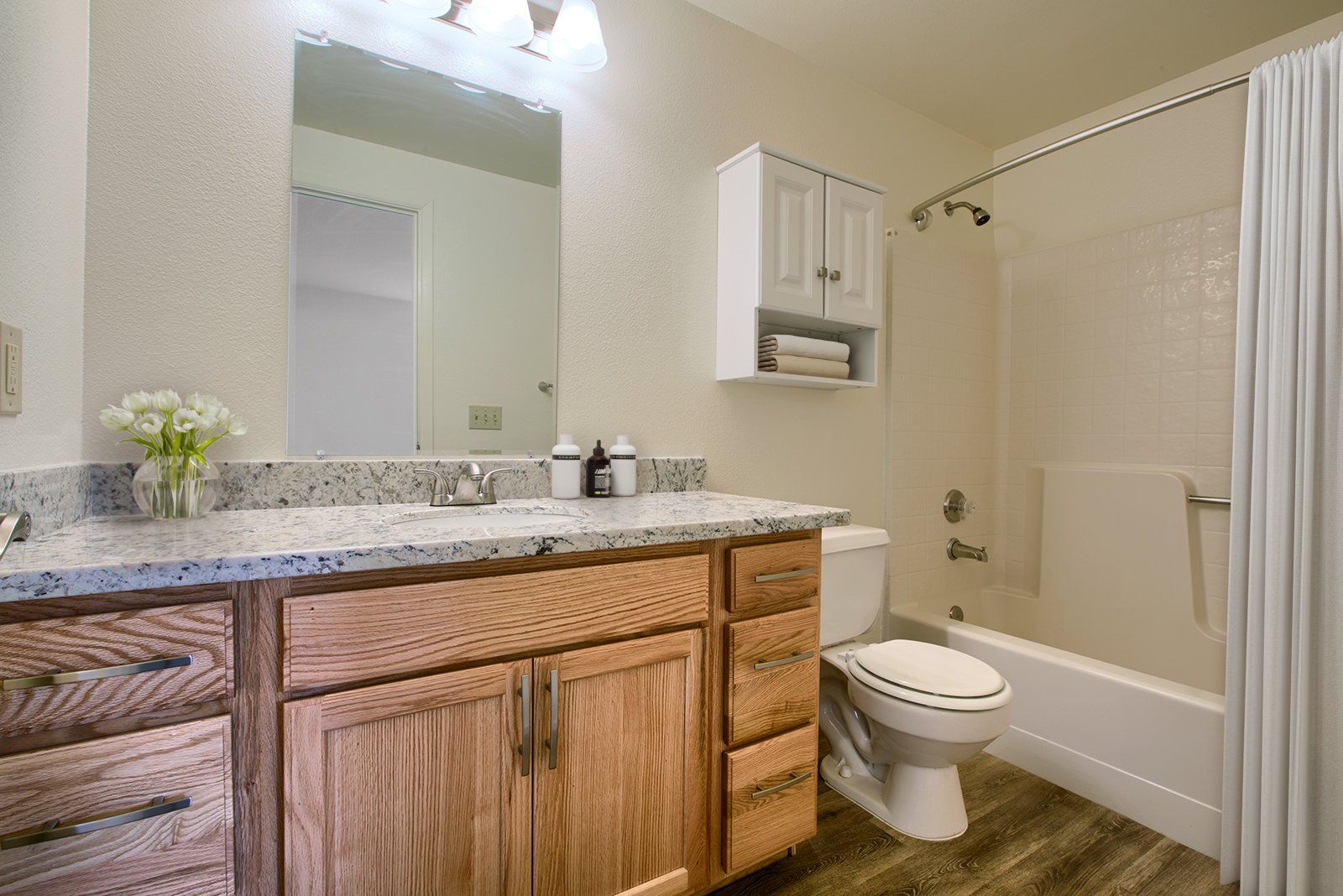 2x2 bathroom - virtually staged