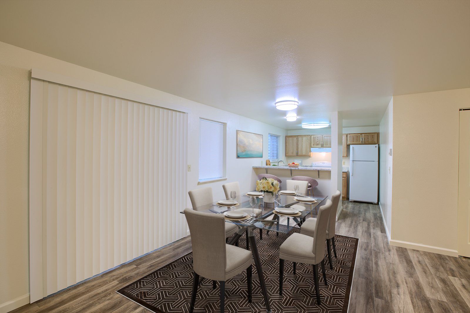 2x2 dining/kitchen area - virtually staged