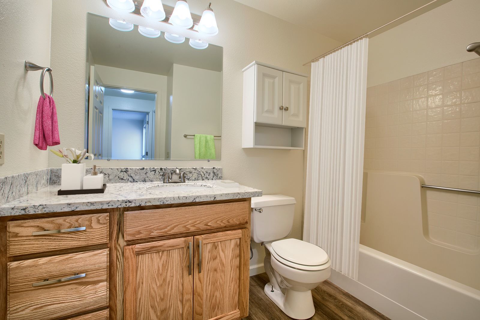 2x1 bathroom - virtually staged