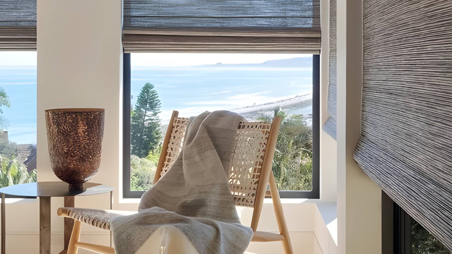 Hunter Douglas Alustra® Woven Textures® Roller Shades in Kalaheo, Hawaii.