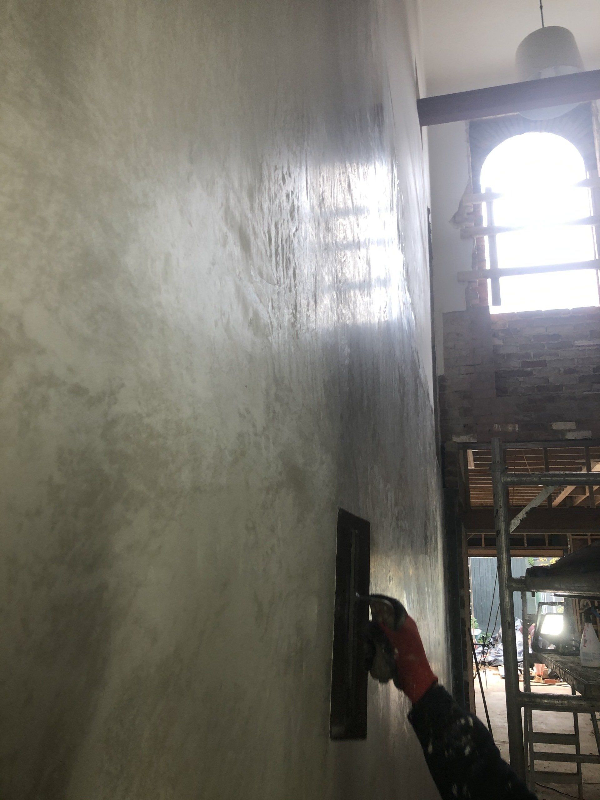 Solid plastering. White set plaster