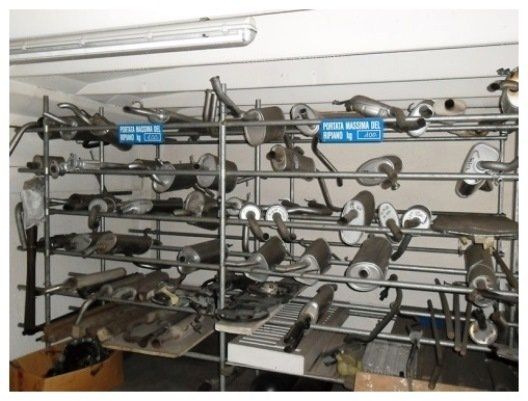 componenti e ricambi auto in officina