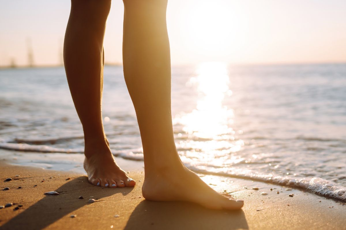 Tomar sol piora as varizes? Descubra!