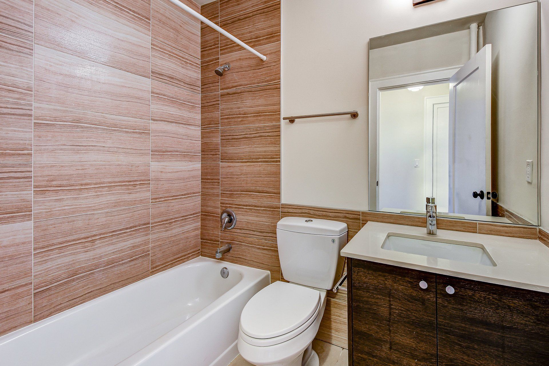 Sophia Living Bathroom