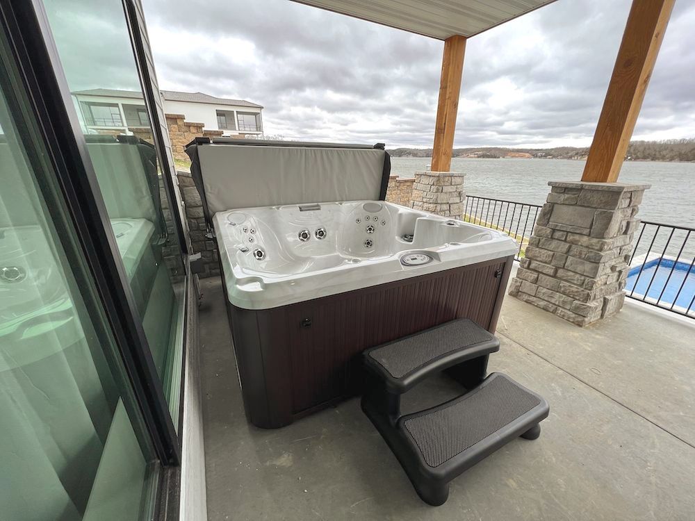 Columbia Pool & Spa | Hot Tubs at Lake Ozarks, MO