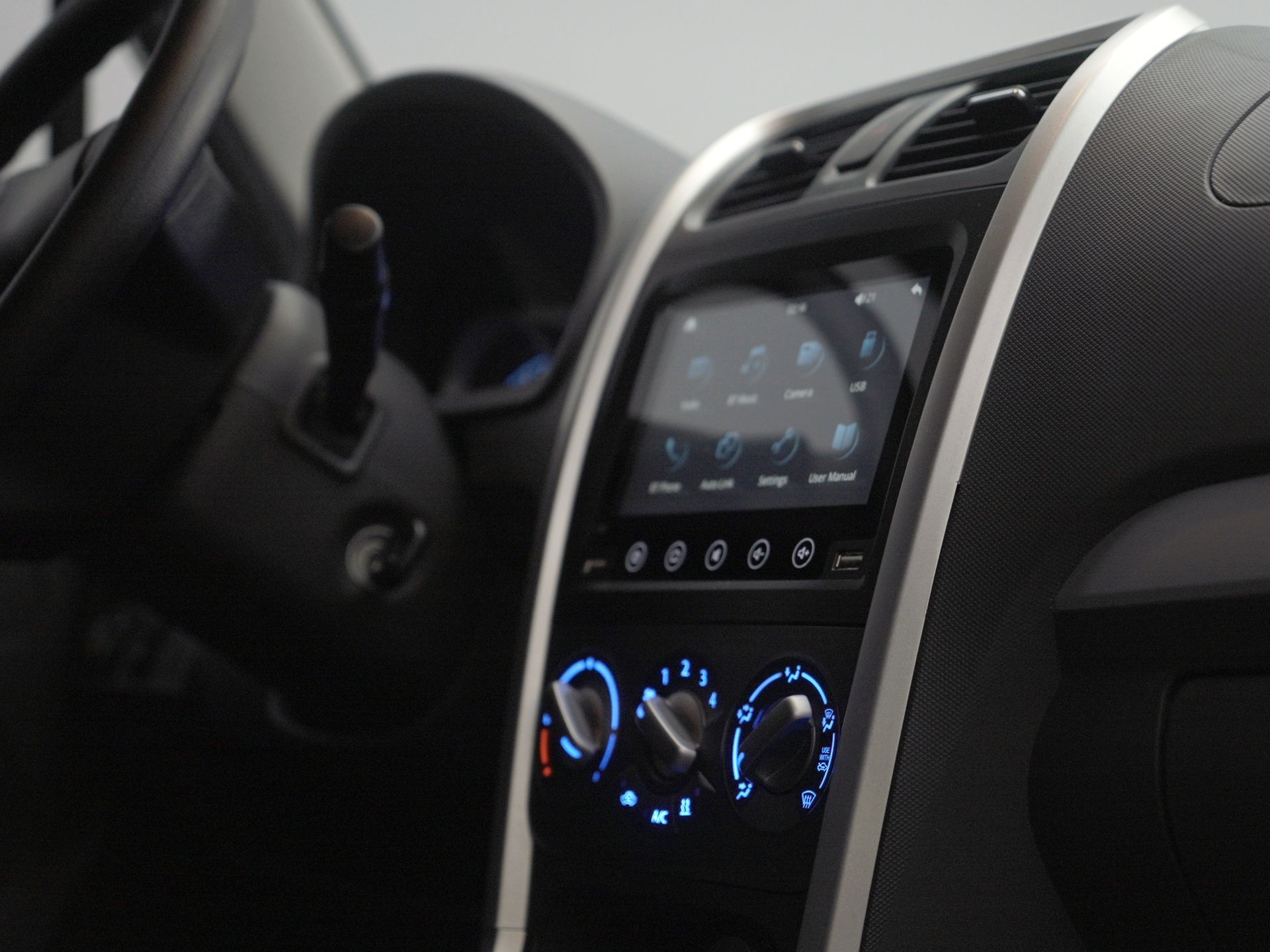 LS100 furgone commerciale elettrico leggero e compatto.