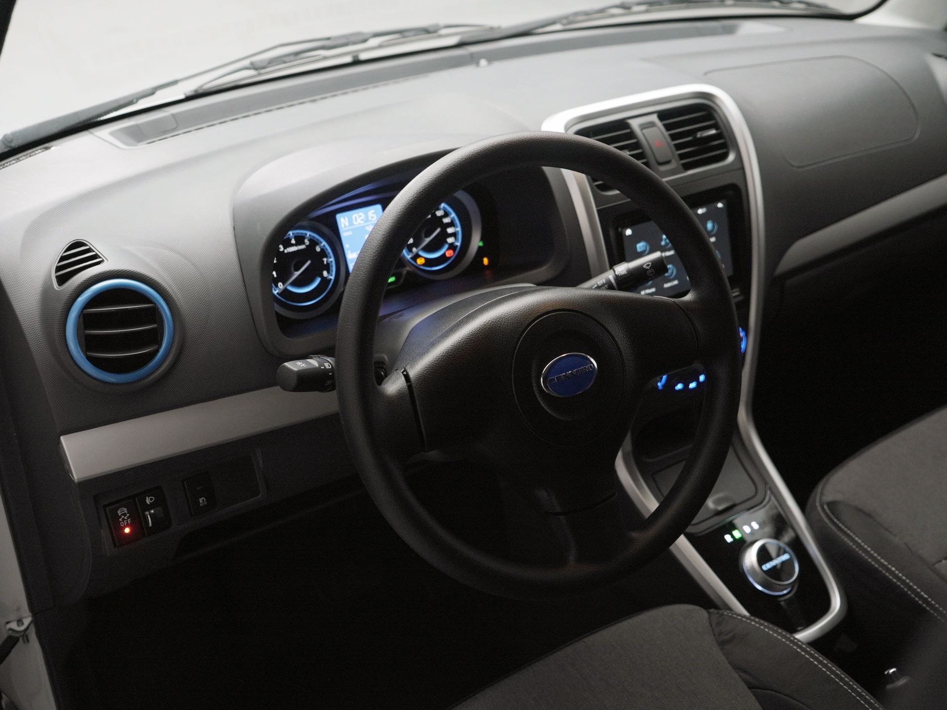 LS100 furgone commerciale elettrico leggero e compatto.