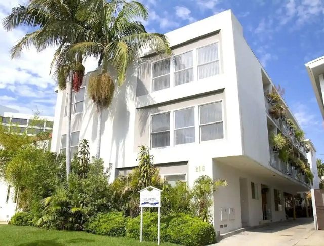 A modern apartment building in Beverly Hills with modern conveniences
