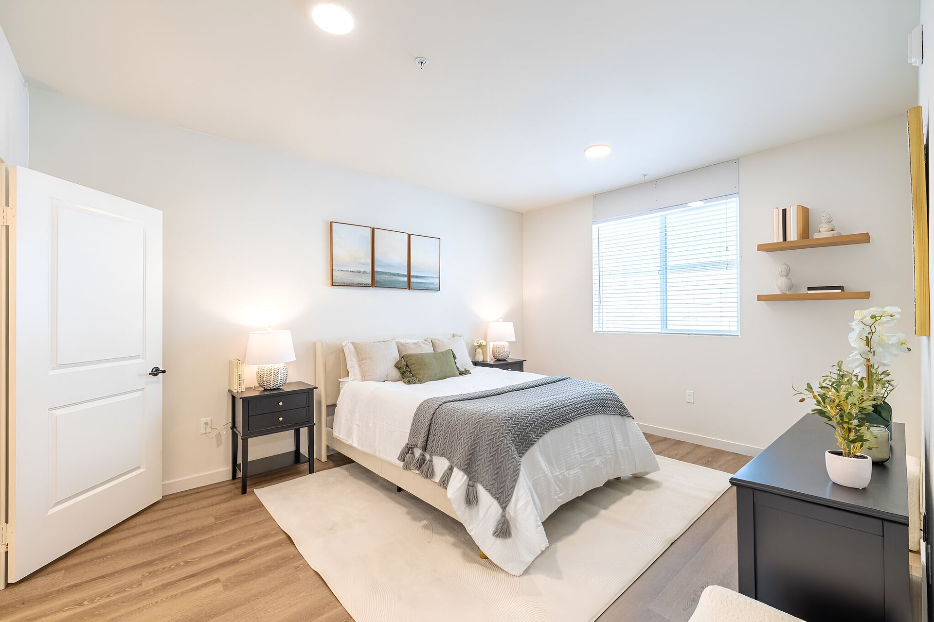 Photo showing the spacious and bright living and dining areas at The MIX Luxury Apartments in West Toluca Lake
