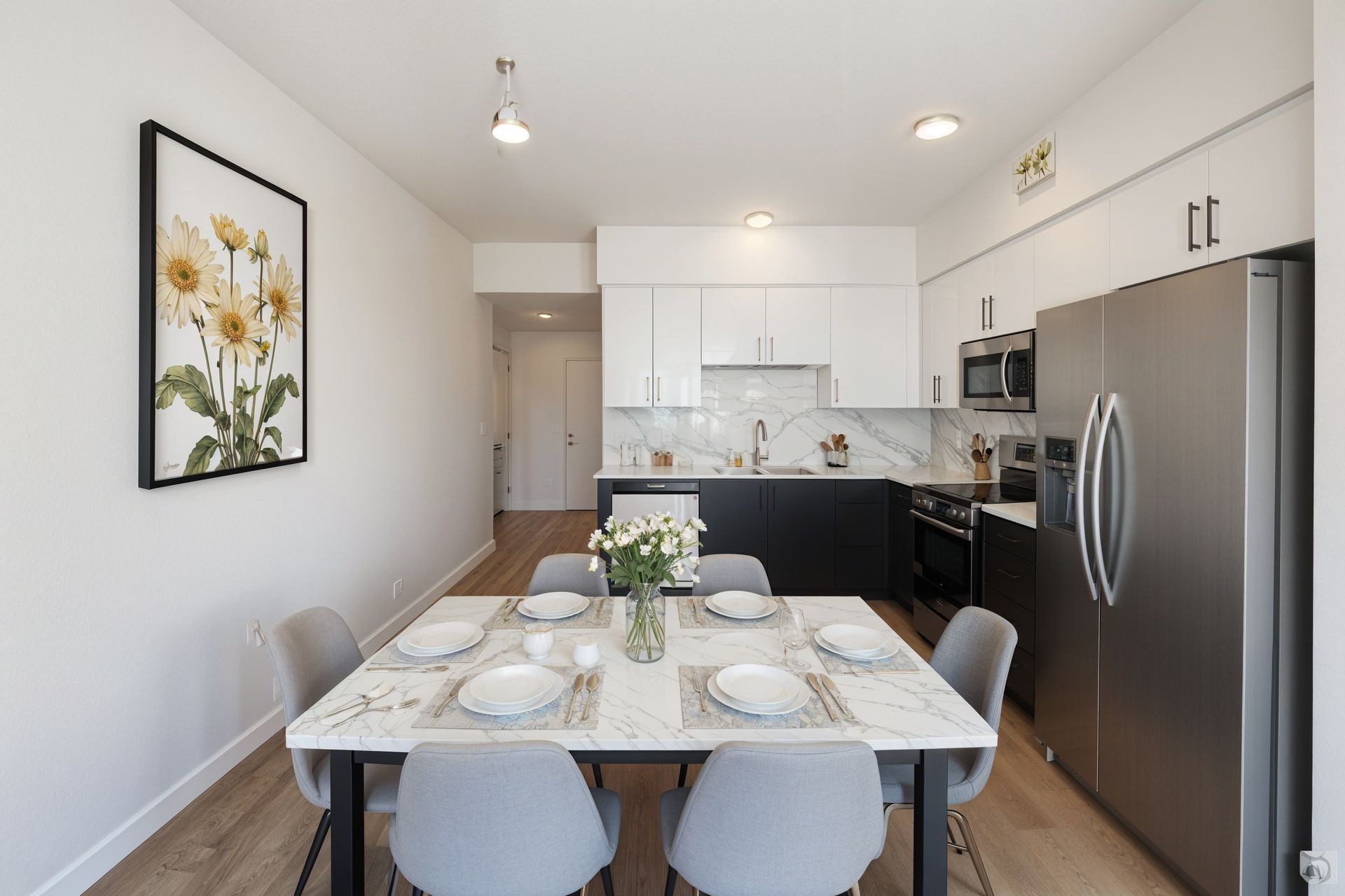 Photo showing the Mix Luxury Apartment's rooftop with a spectacular panoramic view of West Toluca Lake