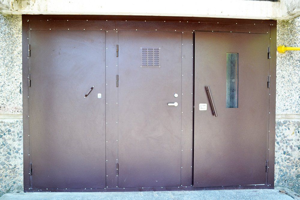 Metalinės laiptinių durys