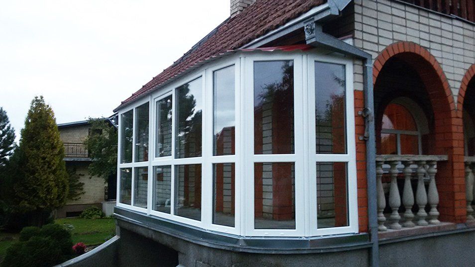 Balkonų ir verandų  stiklinimas