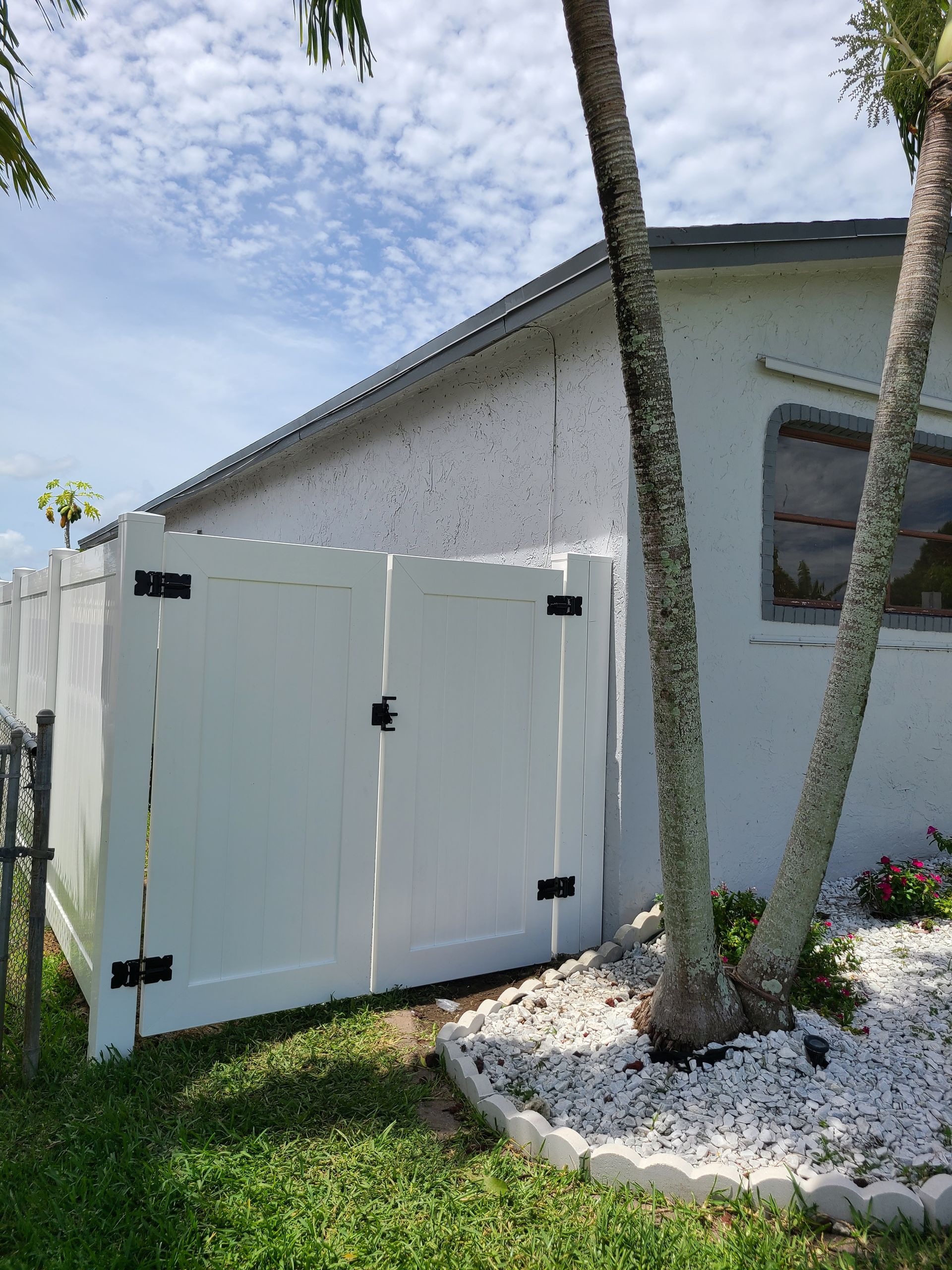 Classic white vinyl privacy fence
