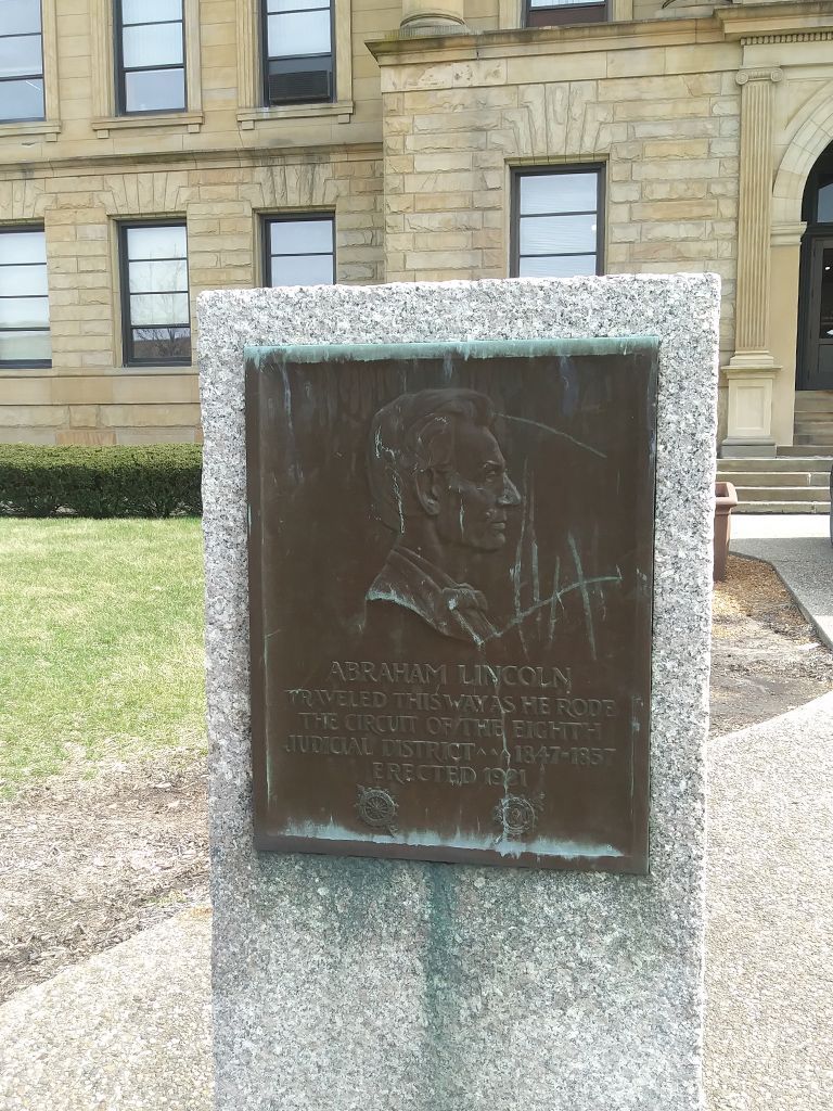 A plaque with a picture of abraham lincoln on it