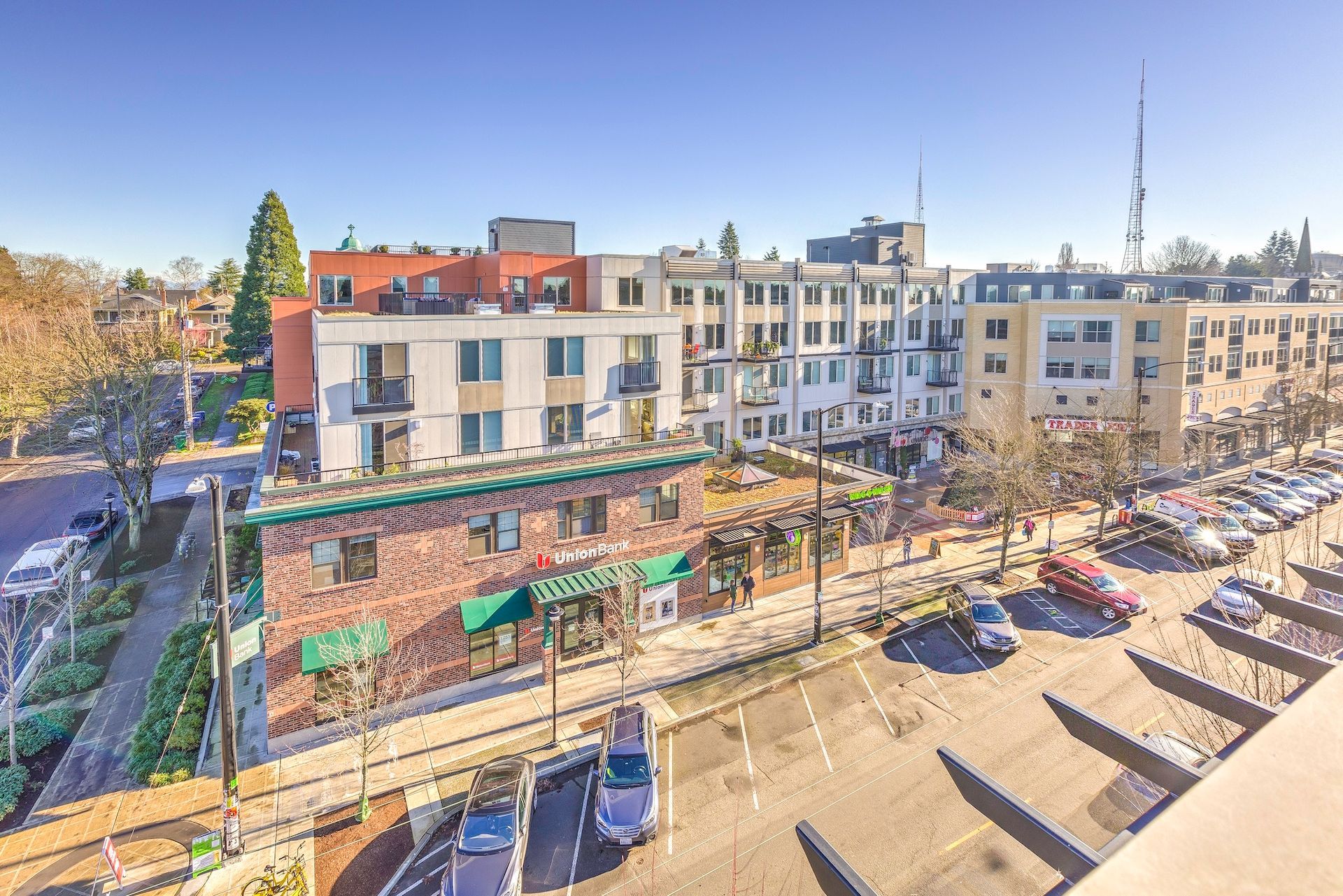 exterior shot of towne apartments