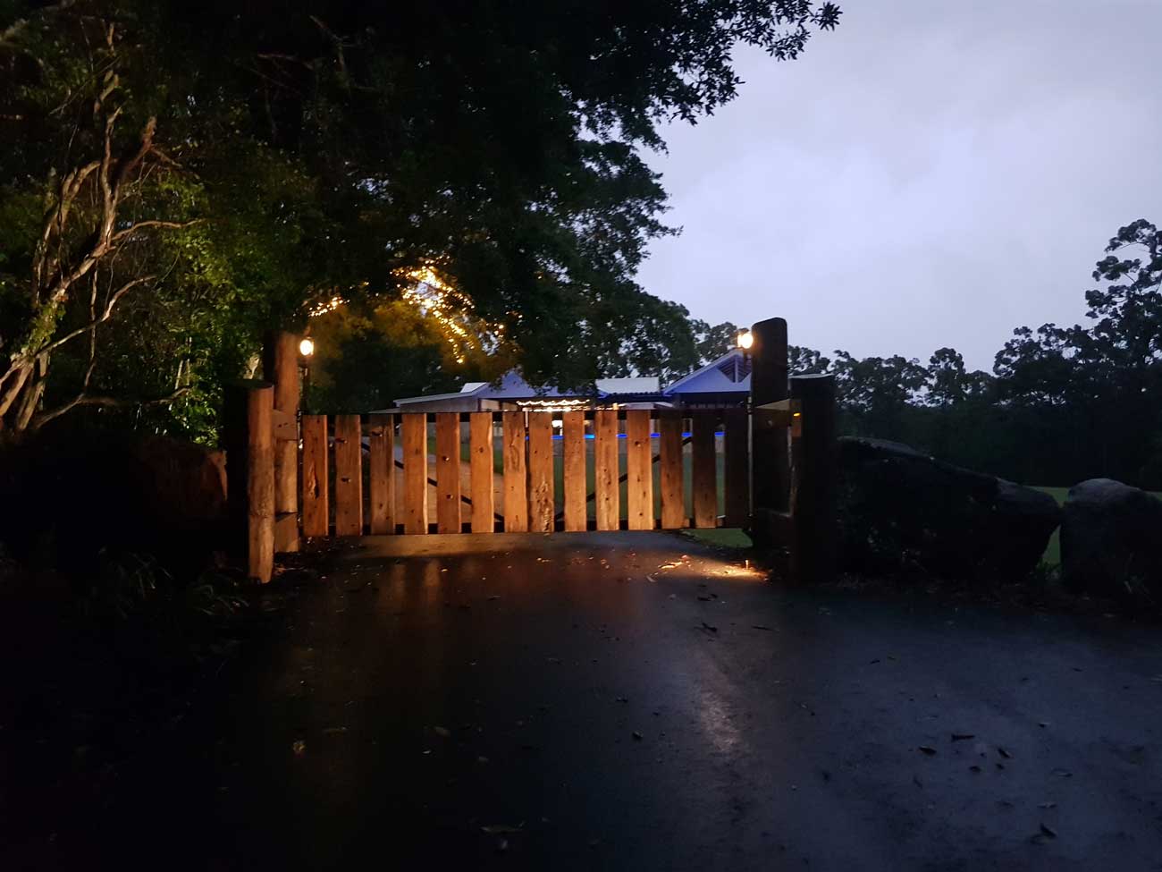 wood Entrance gate lighting