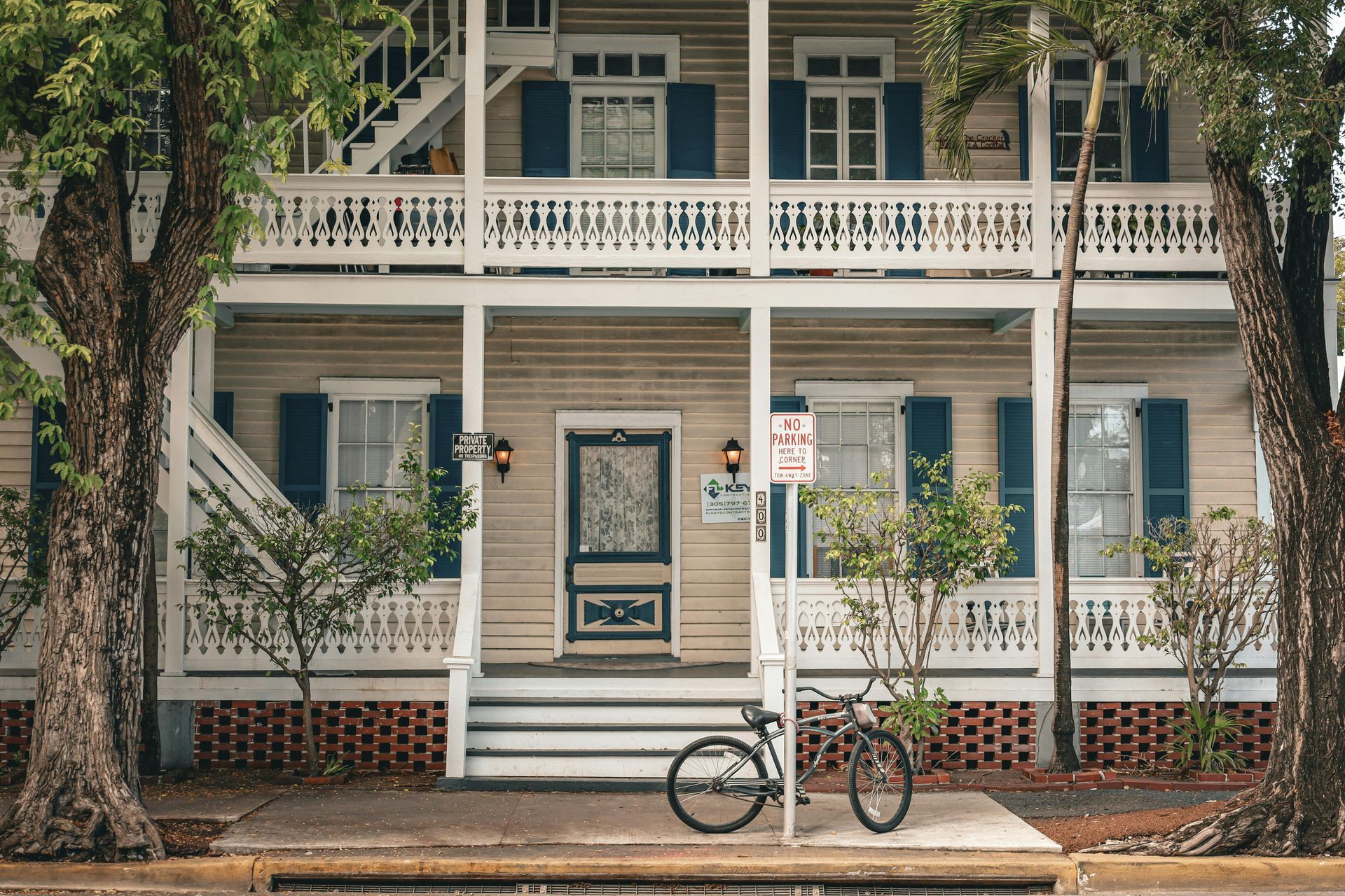 Furnished mid-term rental living room in Medical District Memphis near St. Jude