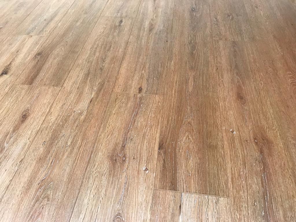 LUXURY VINYL TILE CLICK FLOORING 9