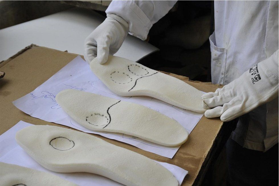 produzione di suole ortopediche