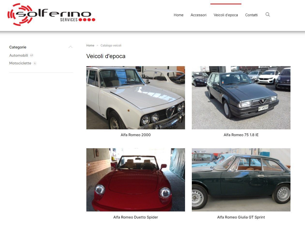 Sito web che mostra quattro auto d'epoca in vendita.