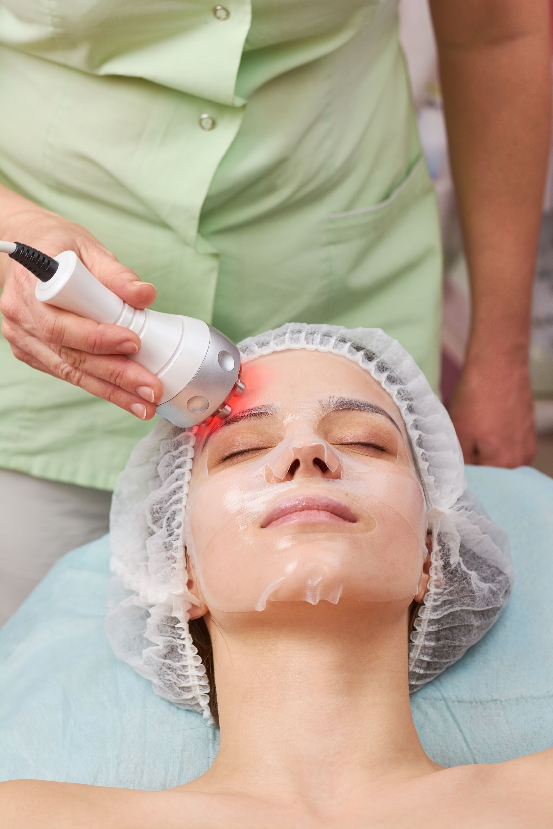 woman getting skin tightening