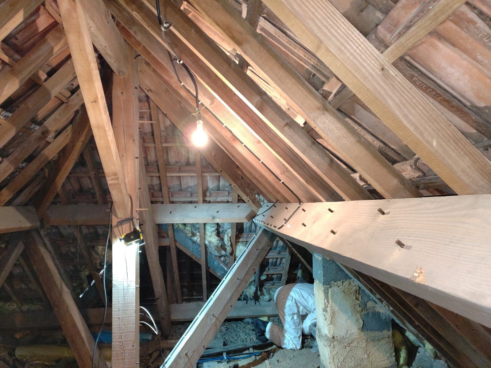 Mise en place d'injecteurs spécifiques au traitement d'une charpente