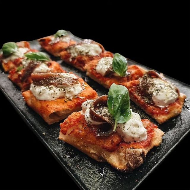 pizza con acciughe