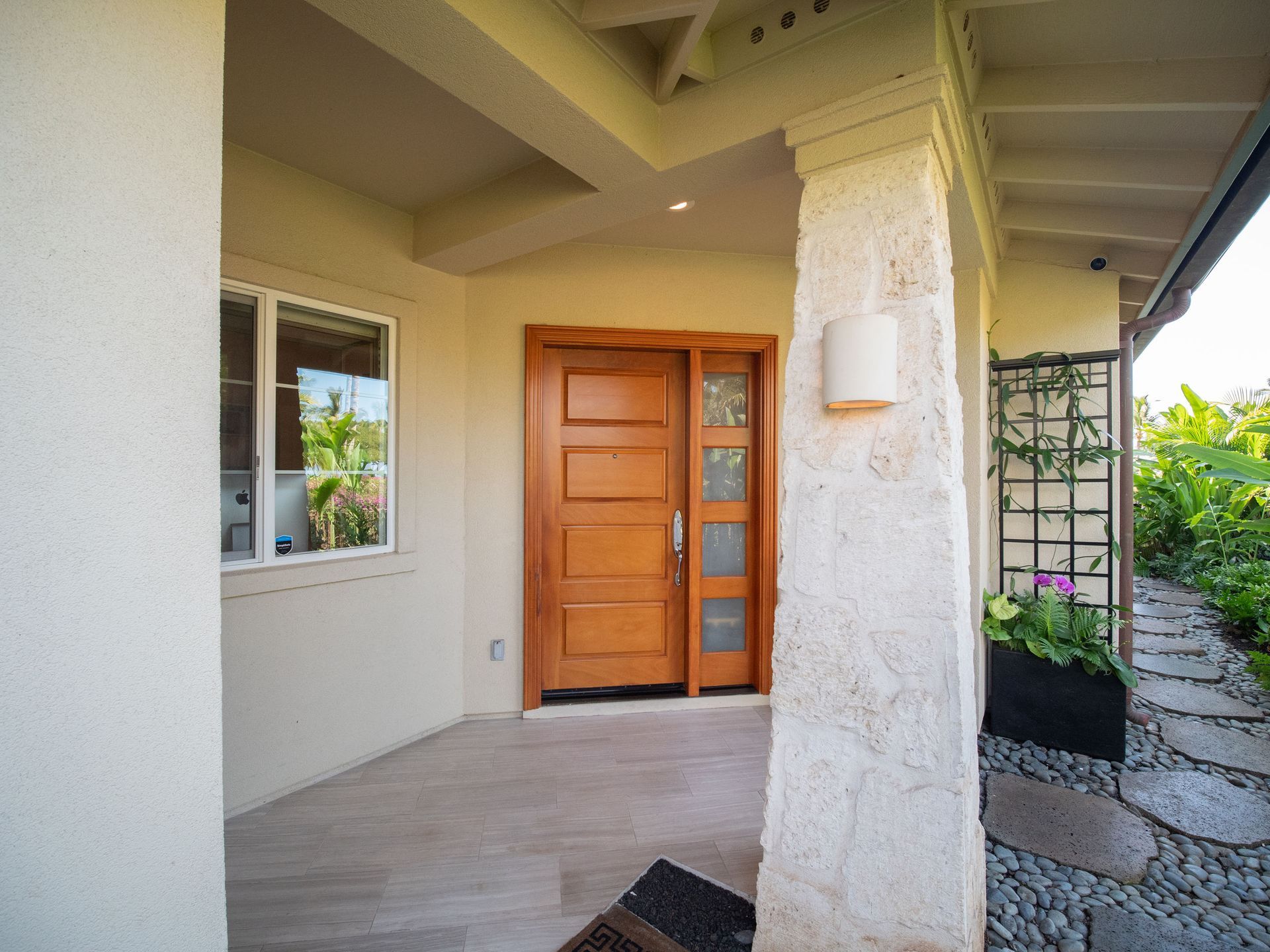Kainui Loop Front Door