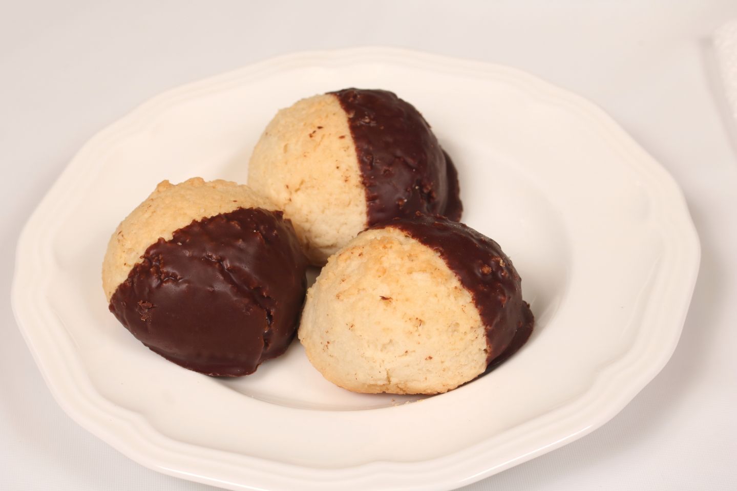 Placeholder icon of mountains and sun.