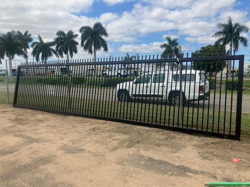 Black Metal Gate — Gate-O-Matic In Kelso, QLD